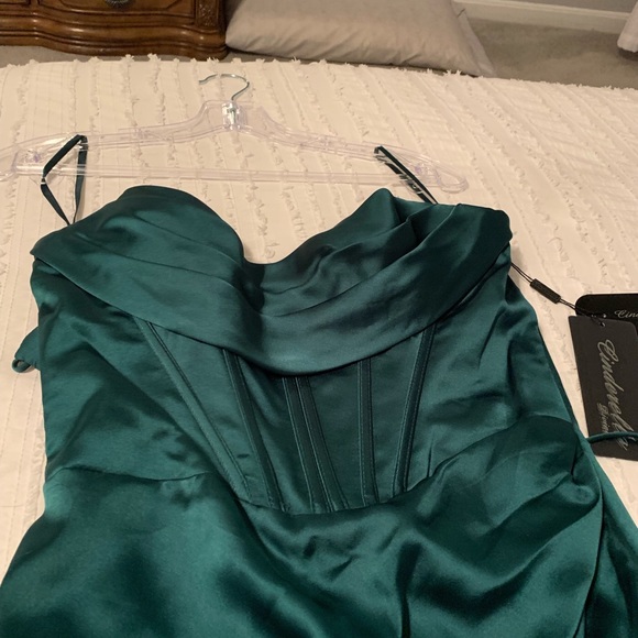 Lady Black Tie Formal Dress | Yvette Gown - Emerald - Picture 6 of 7